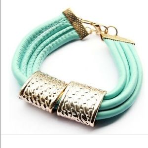 ❤️gorgeous Austrian style gold&leather bracelet